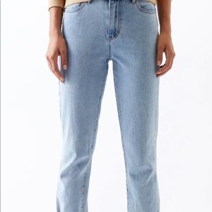 Pacsun light wash mom jeans, Size 27w